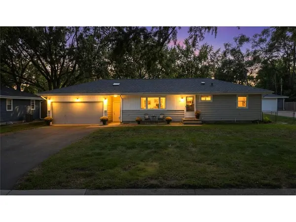 1913 E 86 1/2 St, Bloomington, MN 55425-2110