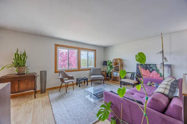 4595 Horizon CIR, Eagan, MN 55123