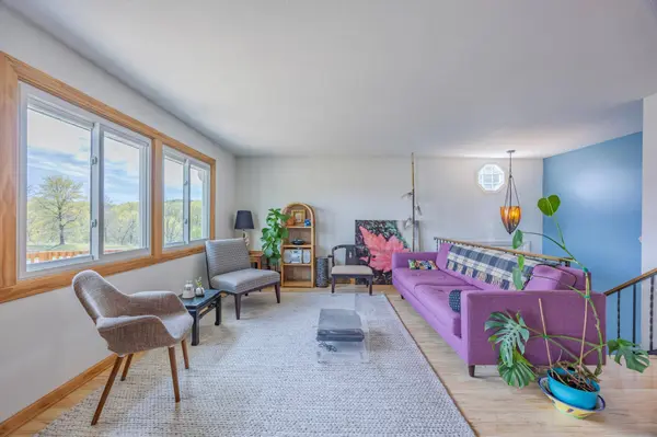 4595 Horizon CIR, Eagan, MN 55123