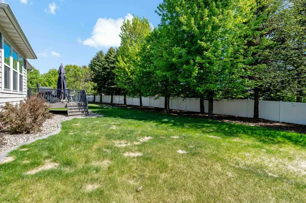 16899 E Lake DR, Lakeville, MN 55044