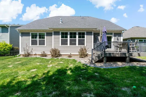 16899 E Lake DR, Lakeville, MN 55044