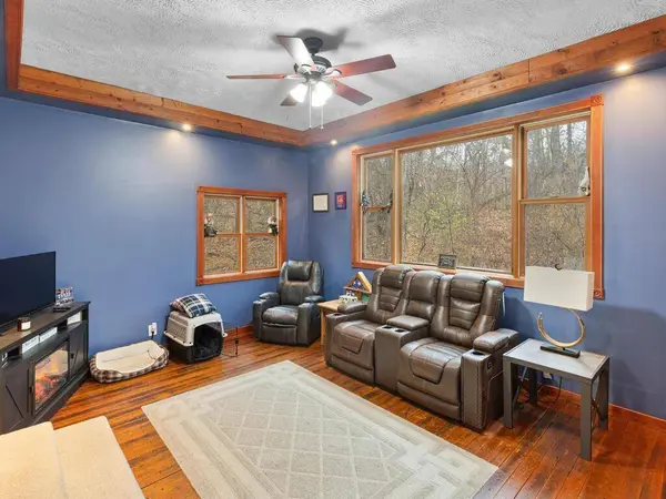 454 Little Falls Dr, Amery, WI 54001-2810