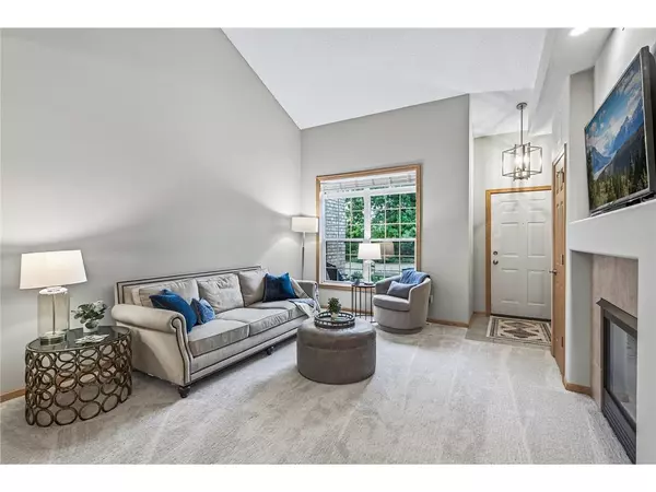 Eden Prairie, MN 55347-3073,10098 Bridgehill Ter