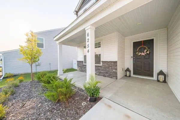 6254 Highland Hills LN S, Cottage Grove, MN 55016