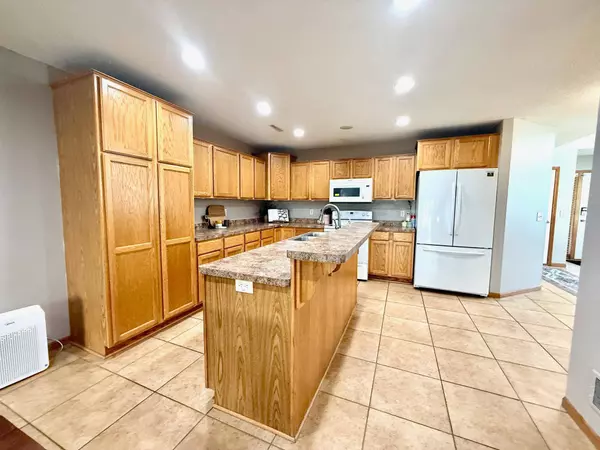 10809 Tyler CT NE, Blaine, MN 55434