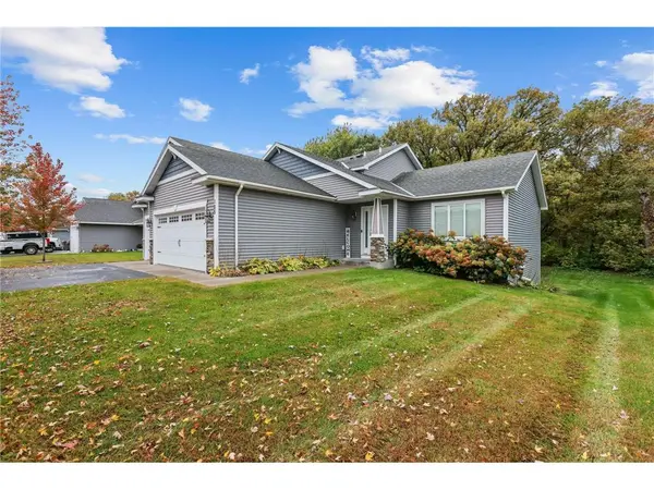 105 8th Ave SE, Isanti, MN 55040-3205