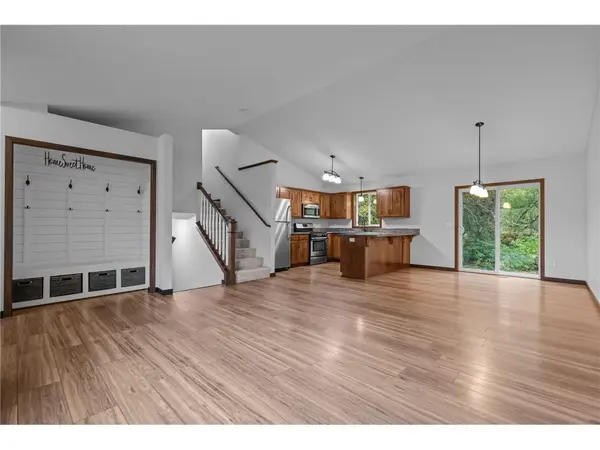 105 8th Ave SE, Isanti, MN 55040-3205