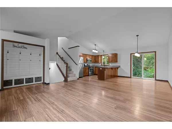 105 8th Ave SE, Isanti, MN 55040-3205