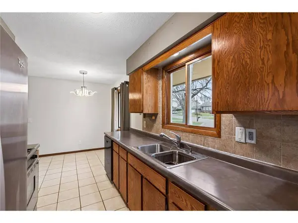 8804 Ivystone Ct S, Cottage Grove, MN 55016-5604
