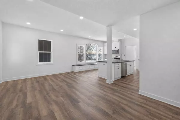 3724 345th AVE NE, Cambridge, MN 55008