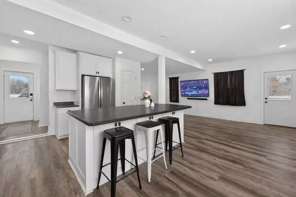 3724 345th AVE NE, Cambridge, MN 55008