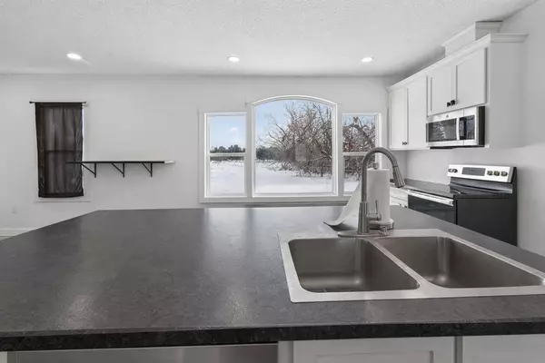 3724 345th AVE NE, Cambridge, MN 55008