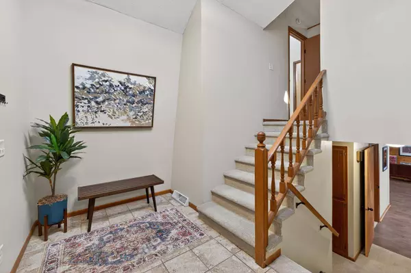 38501 Woodduck LN, North Branch, MN 55056