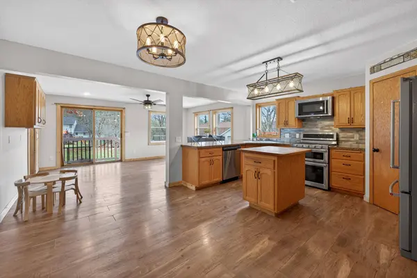 3335 Ten Oaks ST S, Cambridge, MN 55008