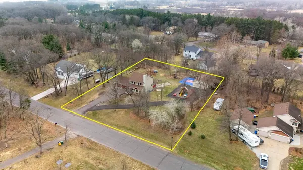 3335 Ten Oaks ST S, Cambridge, MN 55008