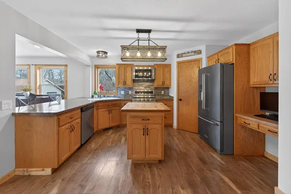 3335 Ten Oaks ST S, Cambridge, MN 55008