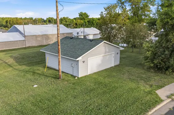 300 Rush Point DR, Stanchfield, MN 55080