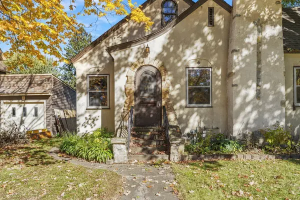 220 4th ST NE, Braham, MN 55006