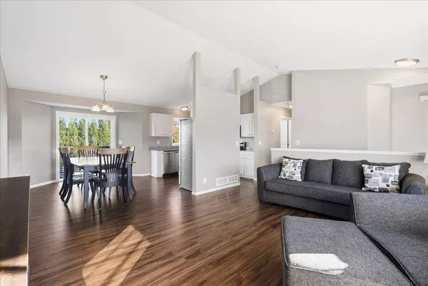 820 River TER, Prescott, WI 54021