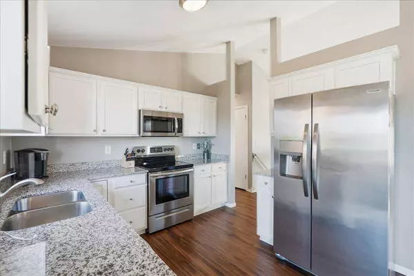 820 River TER, Prescott, WI 54021