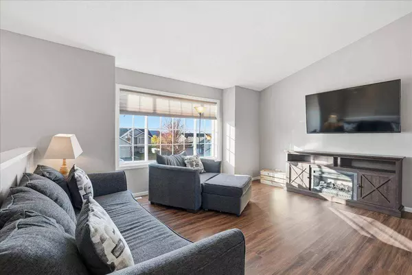 820 River TER, Prescott, WI 54021