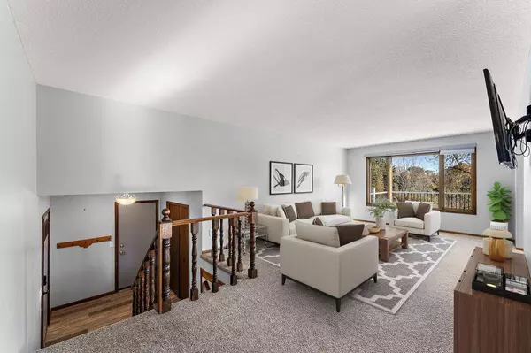 967 Sherman Rd, Hudson, WI 54016-8328