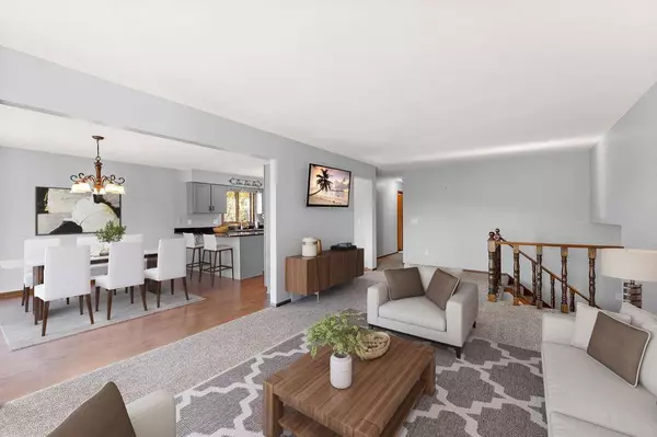 967 Sherman Rd, Hudson, WI 54016-8328