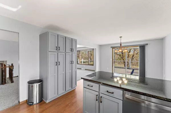 967 Sherman Rd, Hudson, WI 54016-8328