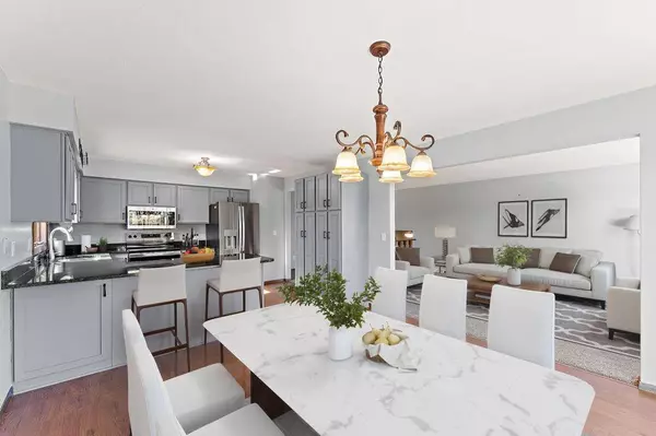 967 Sherman Rd, Hudson, WI 54016-8328