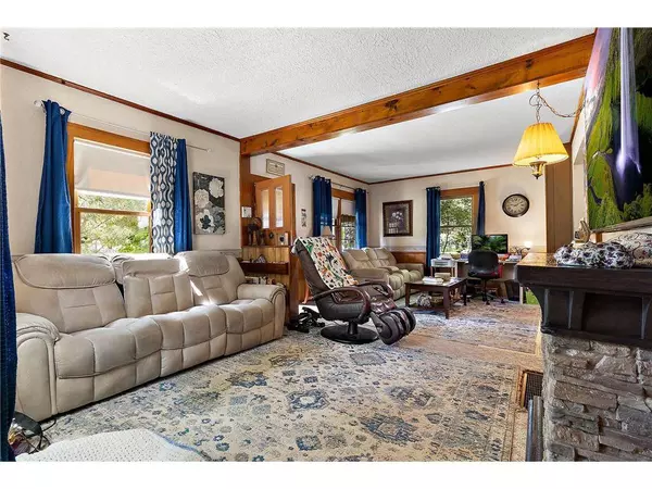 112 4th St NW, Ortonville, MN 56278-1362