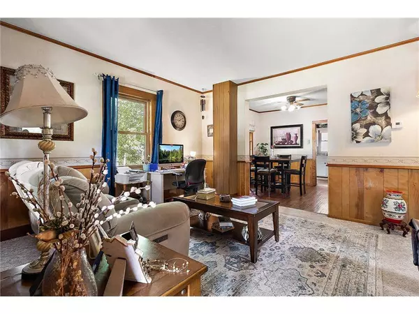 112 4th St NW, Ortonville, MN 56278-1362