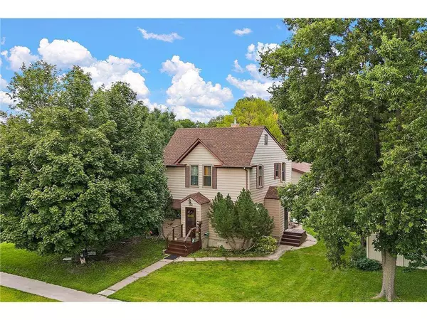 112 4th St NW, Ortonville, MN 56278-1362