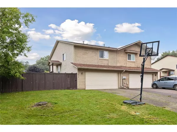 6510 23rd St N, Oakdale, MN 55128-4304