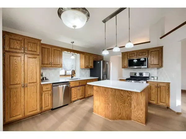 10283 Karston Ave NE, Albertville, MN 55301-8701