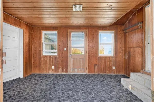 8695 Greenfield RD, Greenfield, MN 55357