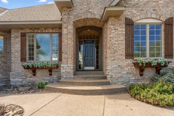5841 190th ST E, Prior Lake, MN 55372