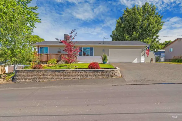 1303 Hemlock Avenue, Lewiston, ID 83501