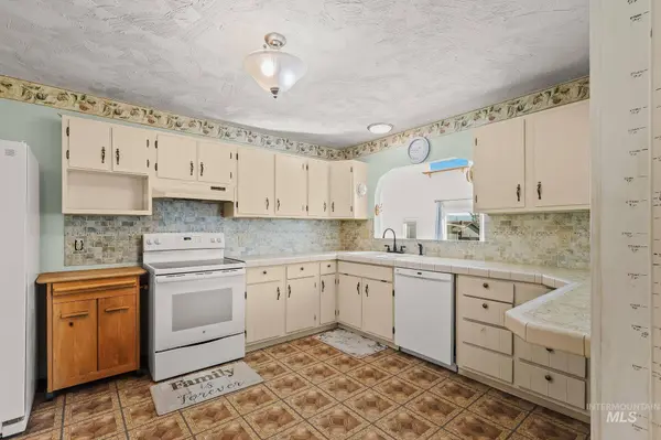 1344 Hemlock Ave, Lewiston, ID 83501