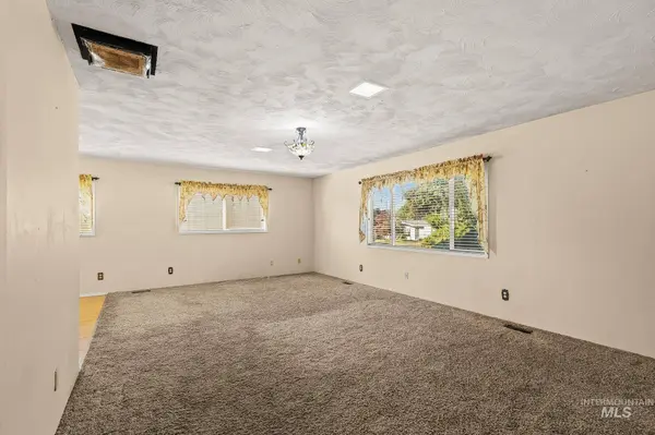 1344 Hemlock Ave, Lewiston, ID 83501