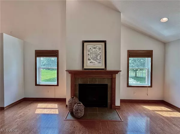 4 Julie LN, Marietta, OH 45750