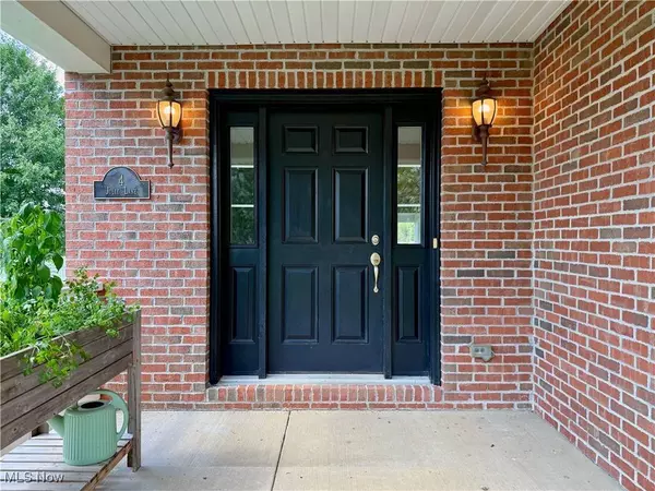 4 Julie LN, Marietta, OH 45750