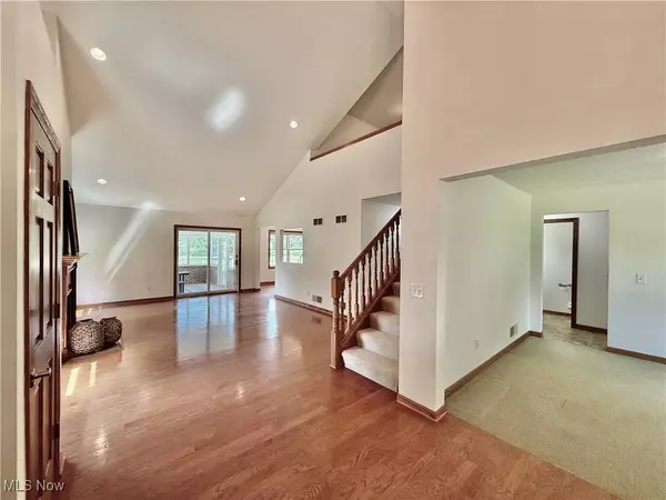 4 Julie LN, Marietta, OH 45750