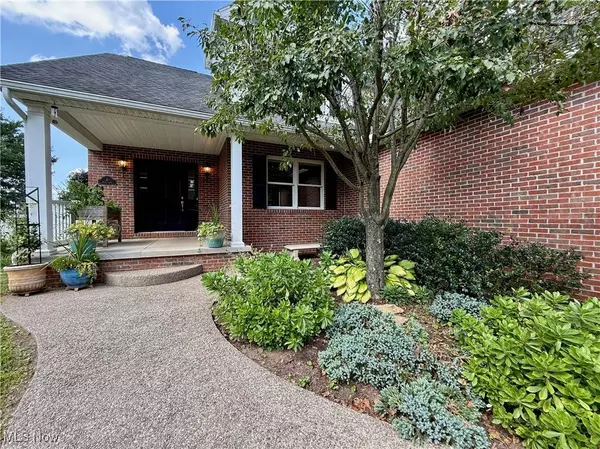 4 Julie LN, Marietta, OH 45750