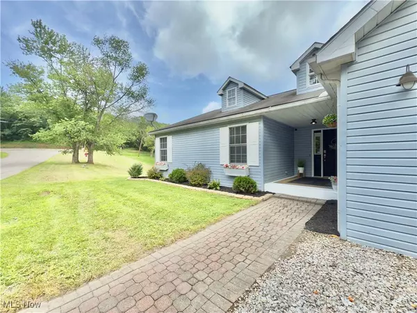 1830 Mitchells LN, Marietta, OH 45750