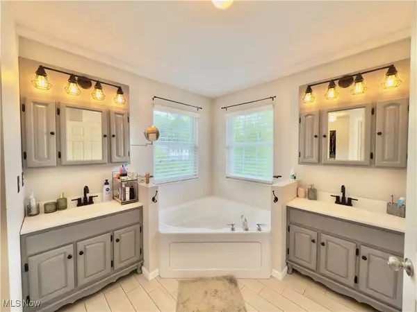 1830 Mitchells LN, Marietta, OH 45750