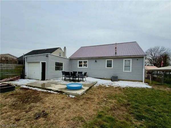 205 40th ST, Vienna, WV 26105