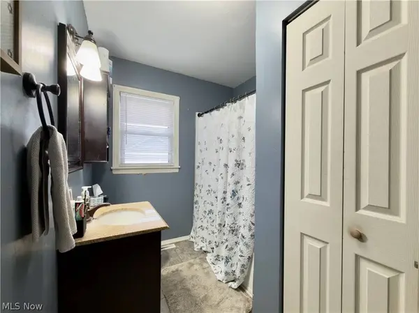 205 40th ST, Vienna, WV 26105