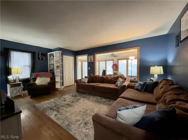 205 40th ST, Vienna, WV 26105