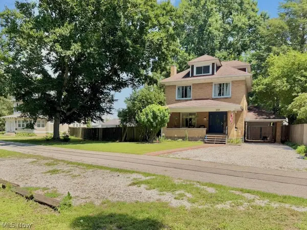 2714 Riverview DR, Parkersburg, WV 26104