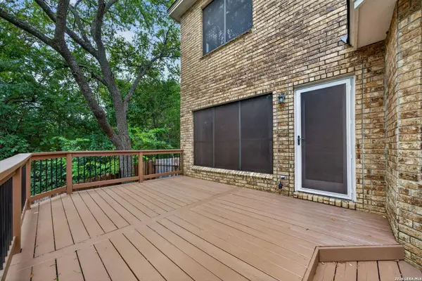 1610 Eagle Pt, San Antonio, TX 78248-1336